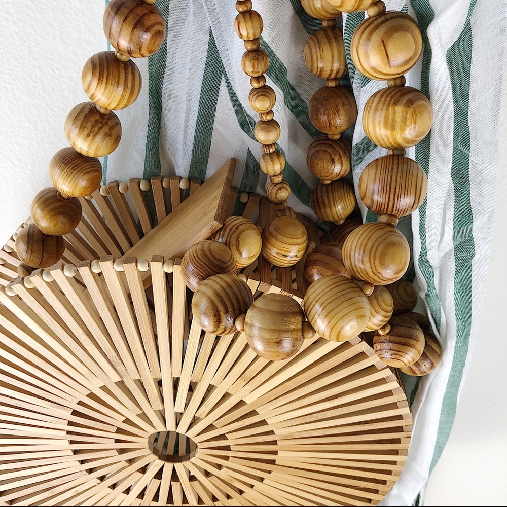ROUND BAMBOO WOODEN BAG 🌻💛 - Picture 3 of 7